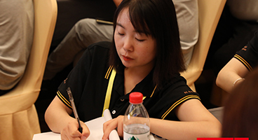 �����Lʽ�I(l��ng)��(d��o)�����B(y��ng)�ދ������̾�ʽ�I(l��ng)��(d��o)�������x�܂�(g��)�w���ɾ͈F(tu��n)�(du��) ����λ���Ќ���������ýM��������